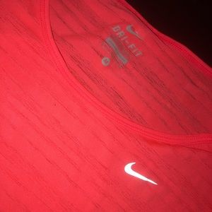 Women’s Nike Top
